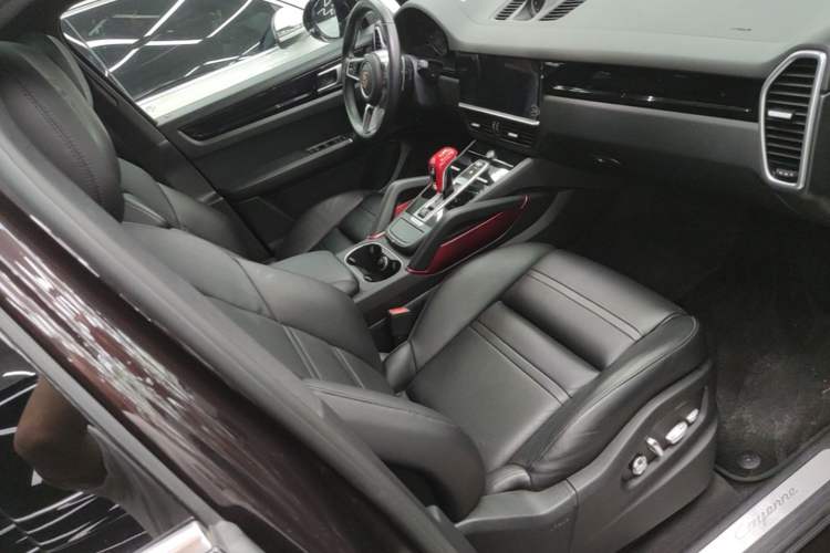 Used Porsche Cayenne 2018 Cayenne 3.0T Right Front Seat
