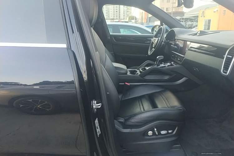 Used Porsche Cayenne 2018 Cayenne 3.0T Right Front Seat