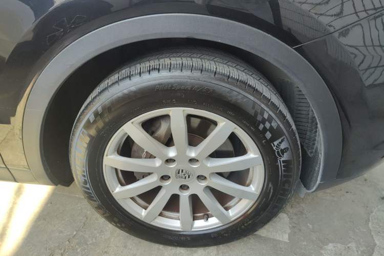 Used Porsche Cayenne 2018 Cayenne 3.0T Right Front Wheel Hub