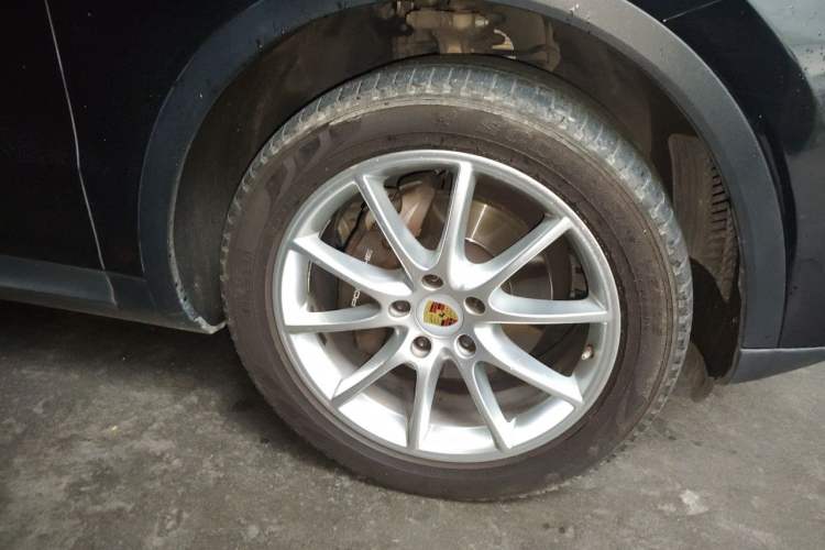 Used Porsche Cayenne 2018 Cayenne 3.0T Right Front Wheel Hub