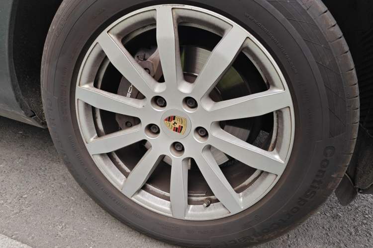 Used Porsche Cayenne 2018 Cayenne 3.0T Right Front Wheel Hub