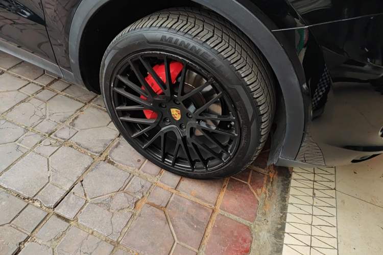 Used Porsche Cayenne 2018 Cayenne 3.0T Right Front Wheel Hub