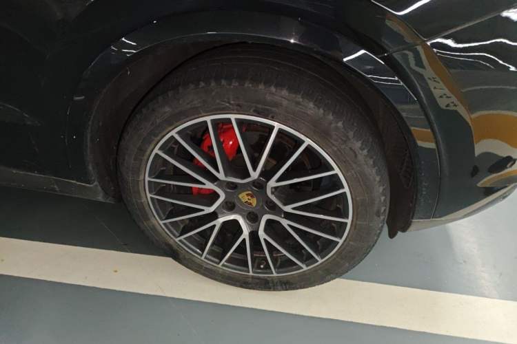 Used Porsche Cayenne 2018 Cayenne 3.0T Right Front Wheel Hub