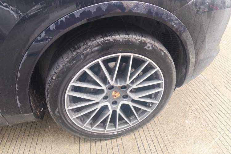 Used Porsche Cayenne 2018 Cayenne 3.0T Right Front Wheel Hub