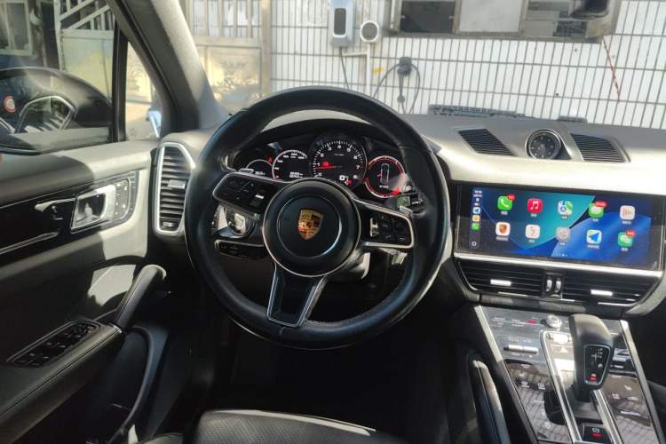 Used Porsche Cayenne 2018 Cayenne 3.0T Steering Wheel