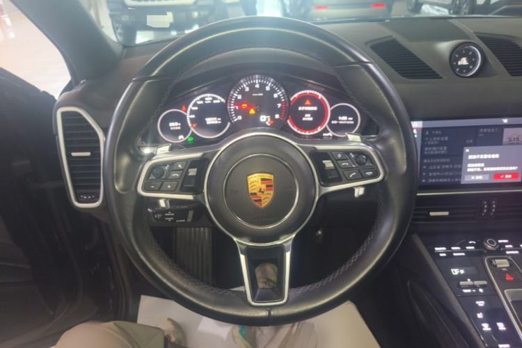 Used Porsche Cayenne 2018 Cayenne 3.0T Steering Wheel