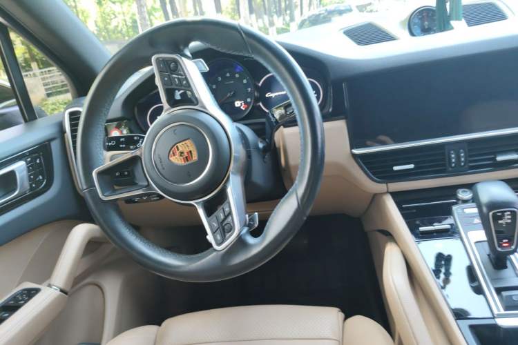 Used Porsche Cayenne 2018 Cayenne 3.0T Steering Wheel