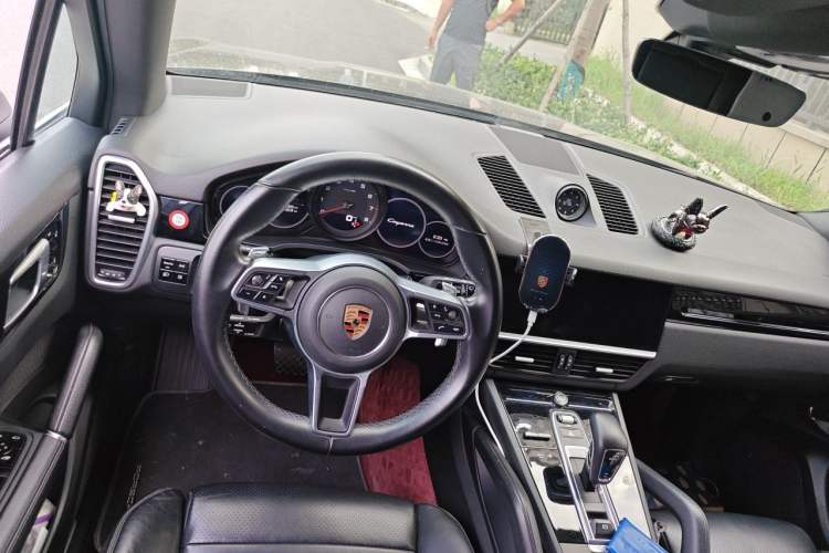 Used Porsche Cayenne 2018 Cayenne 3.0T Steering Wheel