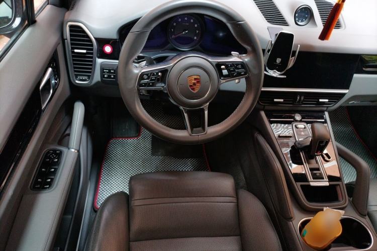 Used Porsche Cayenne 2018 Cayenne 3.0T Steering Wheel