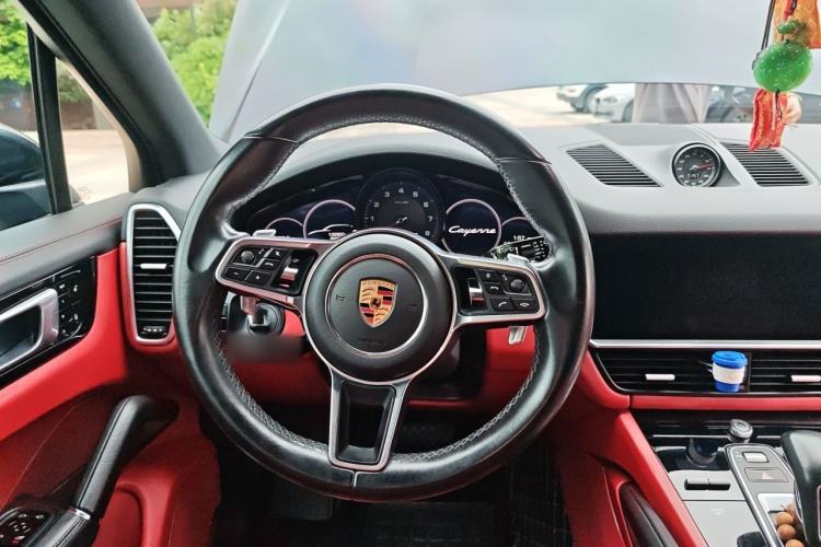 Used Porsche Cayenne 2018 Cayenne 3.0T Steering Wheel