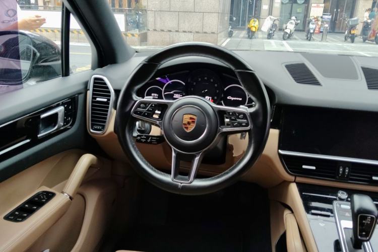 Used Porsche Cayenne 2018 Cayenne 3.0T Steering Wheel