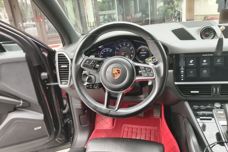 Used Porsche Cayenne 2018 Cayenne 3.0T Steering Wheel