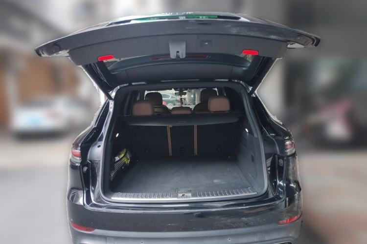 Used Porsche Cayenne 2018 Cayenne 3.0T Trunk