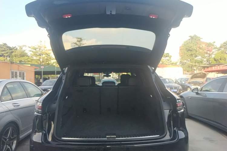 Used Porsche Cayenne 2018 Cayenne 3.0T Trunk