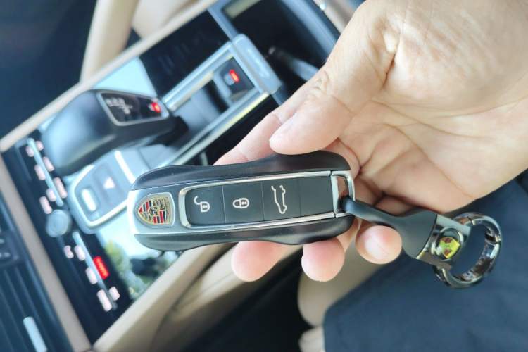 Used Porsche Cayenne 2018 Cayenne 3.0T Vehicle Key
