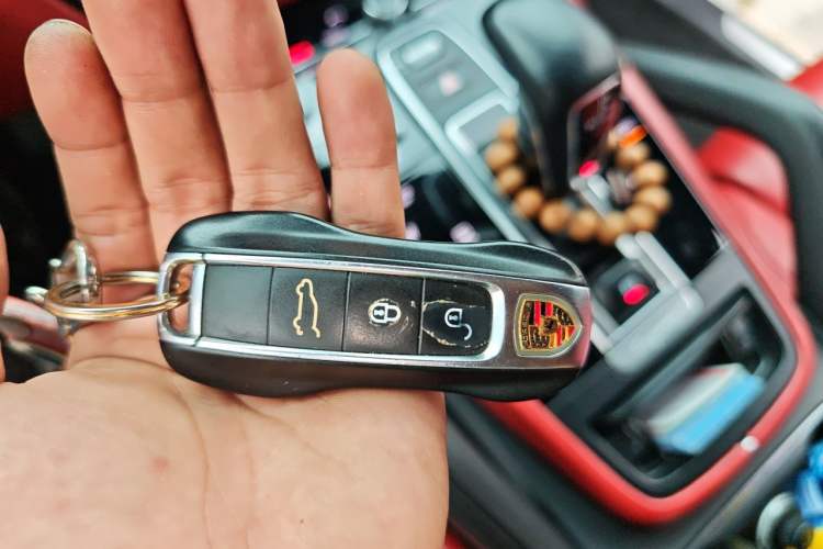 Used Porsche Cayenne 2018 Cayenne 3.0T Vehicle Key