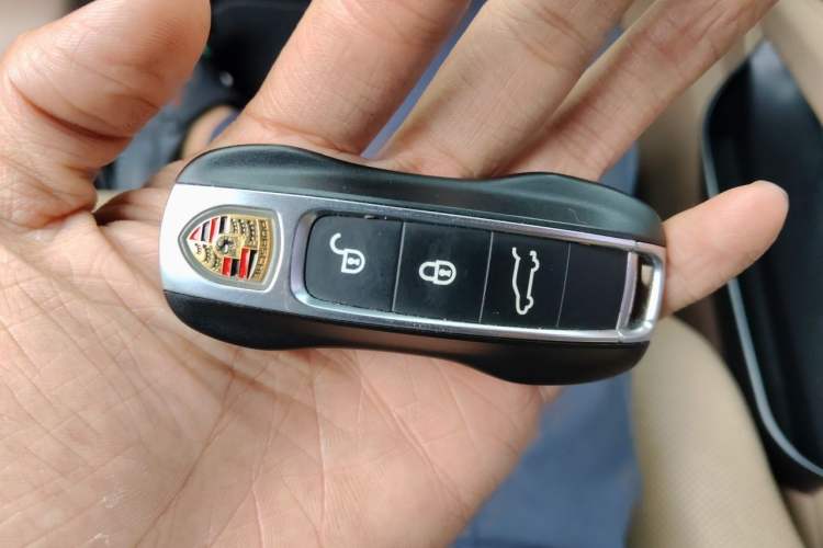 Used Porsche Cayenne 2018 Cayenne 3.0T Vehicle Key