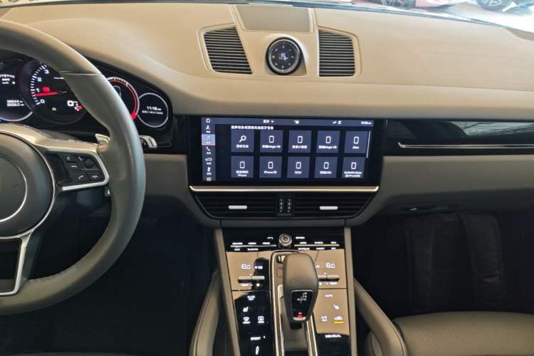 Used Porsche Cayenne 2018 Cayenne 3.0T Audio And AC Panel