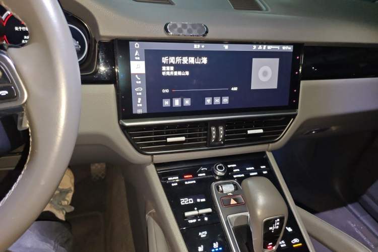Used Porsche Cayenne 2018 Cayenne 3.0T Audio And AC Panel