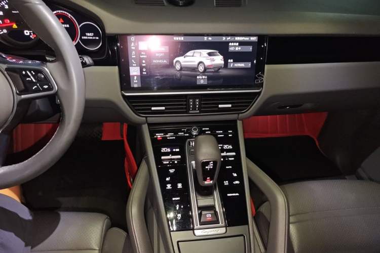 Used Porsche Cayenne 2018 Cayenne 3.0T Audio And AC Panel