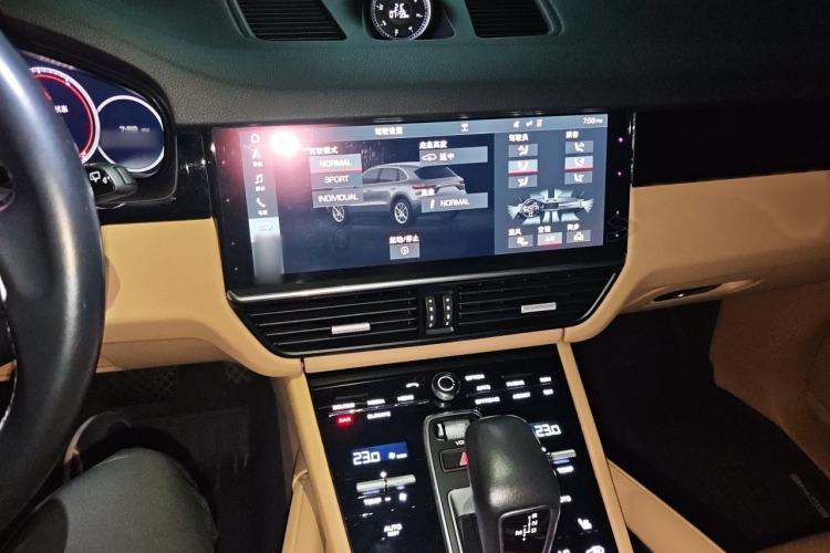 Used Porsche Cayenne 2018 Cayenne 3.0T Audio And AC Panel