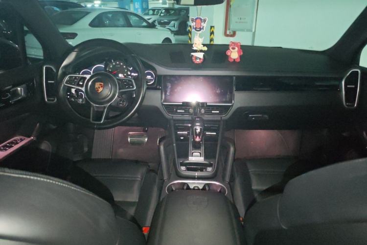 Used Porsche Cayenne 2018 Cayenne S 2.9T Center Console