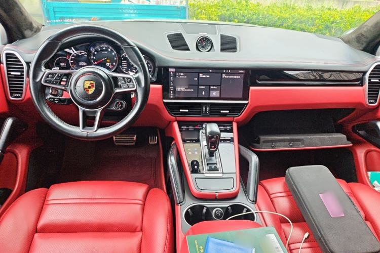 Used Porsche Cayenne 2018 Cayenne S 2.9T Center Console