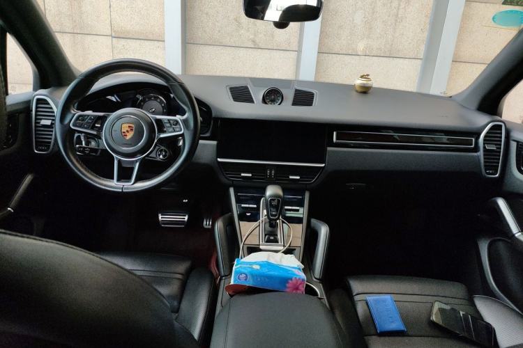 Used Porsche Cayenne 2018 Cayenne S 2.9T Center Console
