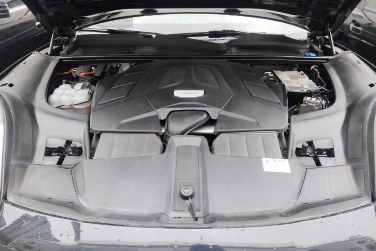 Used Porsche Cayenne 2018 Cayenne 3.0T Engine Bay