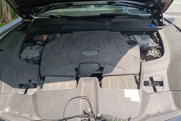 Used Porsche Cayenne 2018 Cayenne 3.0T Engine Bay
