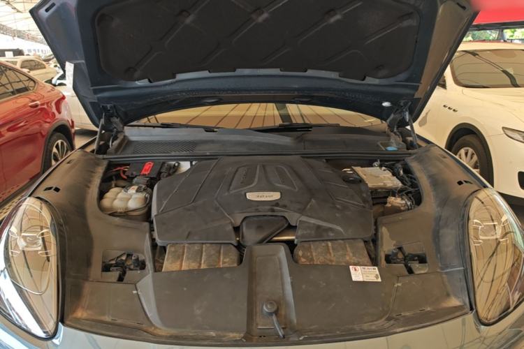 Used Porsche Cayenne 2018 Cayenne 3.0T Engine Bay