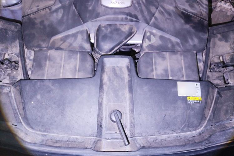 Used Porsche Cayenne 2018 Cayenne 3.0T Engine Bay