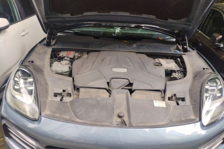Used Porsche Cayenne 2018 Cayenne 3.0T Engine Bay