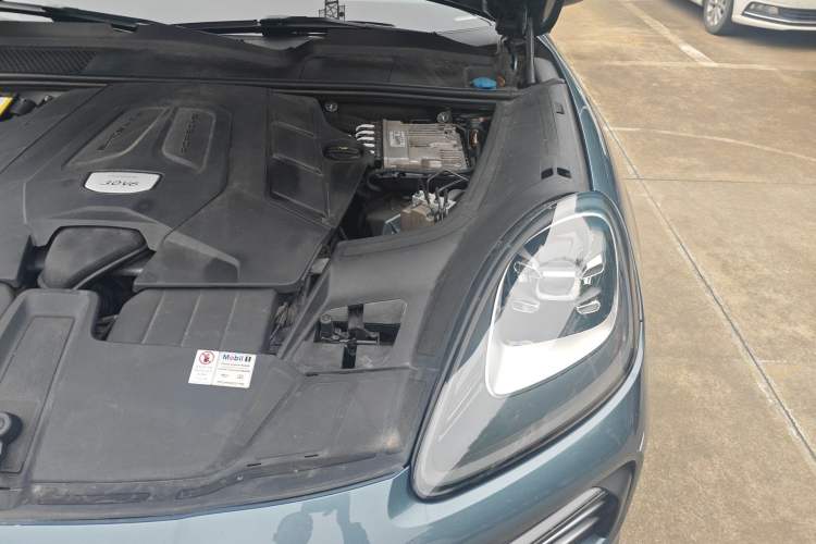 Used Porsche Cayenne 2018 Cayenne 3.0T Engine Bay Left