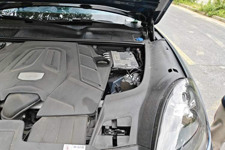 Used Porsche Cayenne 2018 Cayenne 3.0T Engine Bay Left