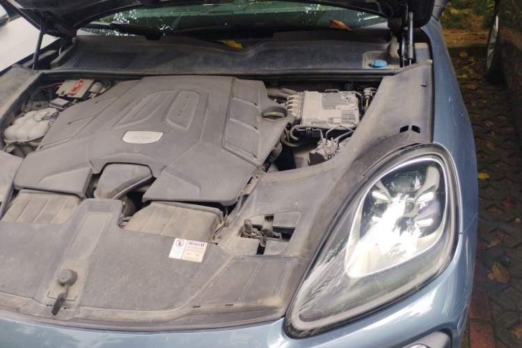Used Porsche Cayenne 2018 Cayenne 3.0T Engine Bay Left