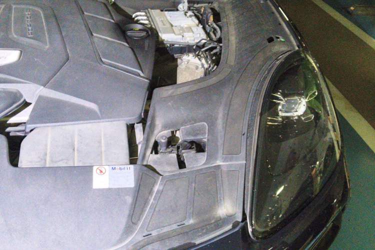 Used Porsche Cayenne 2018 Cayenne 3.0T Engine Bay Left
