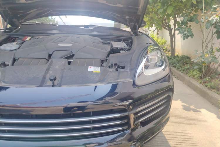 Used Porsche Cayenne 2018 Cayenne 3.0T Engine Bay Left