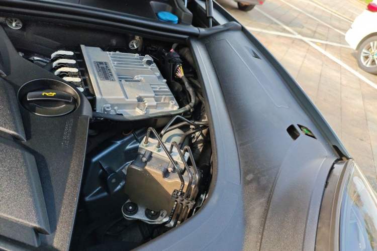 Used Porsche Cayenne 2018 Cayenne 3.0T Engine Bay Left