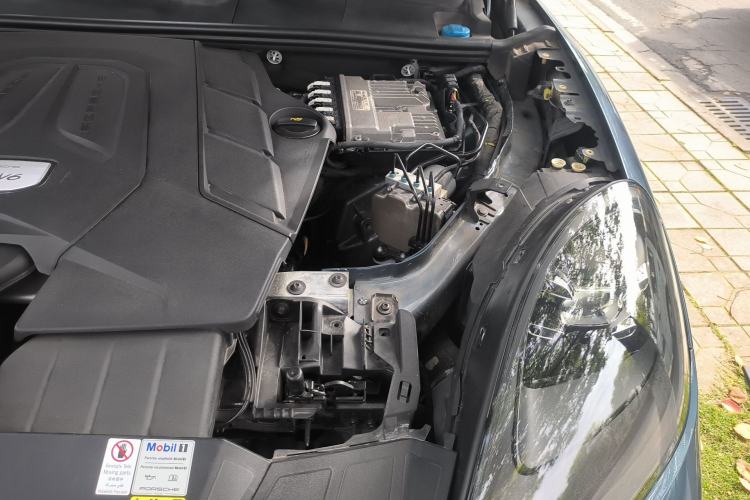 Used Porsche Cayenne 2018 Cayenne 3.0T Engine Bay Left