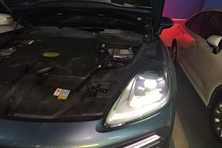 Used Porsche Cayenne 2018 Cayenne 3.0T Engine Bay Left