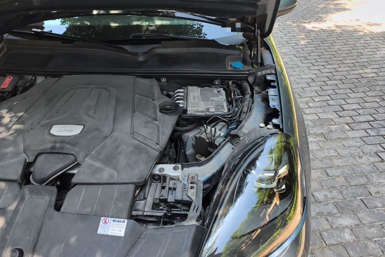 Used Porsche Cayenne 2018 Cayenne 3.0T Engine Bay Left