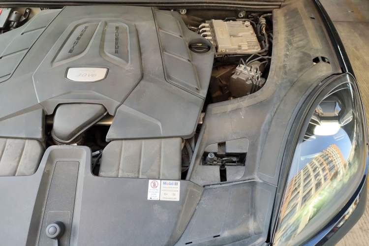 Used Porsche Cayenne 2018 Cayenne 3.0T Engine Bay Left