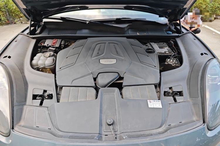 Used Porsche Cayenne 2018 Cayenne 3.0T Engine Bay