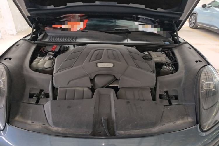Used Porsche Cayenne 2018 Cayenne 3.0T Engine Bay