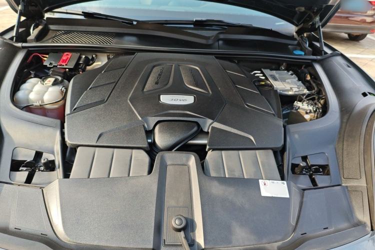 Used Porsche Cayenne 2018 Cayenne 3.0T Engine Bay