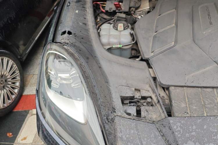 Used Porsche Cayenne 2018 Cayenne 3.0T Engine Bay Right