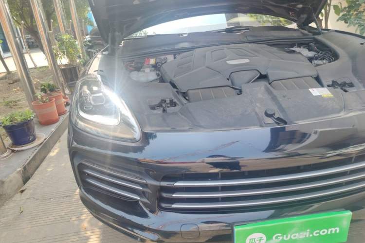 Used Porsche Cayenne 2018 Cayenne 3.0T Engine Bay Right