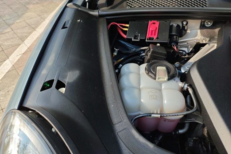 Used Porsche Cayenne 2018 Cayenne 3.0T Engine Bay Right