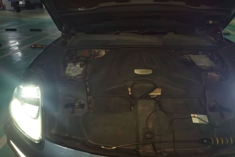 Used Porsche Cayenne 2018 Cayenne 3.0T Engine Bay Right